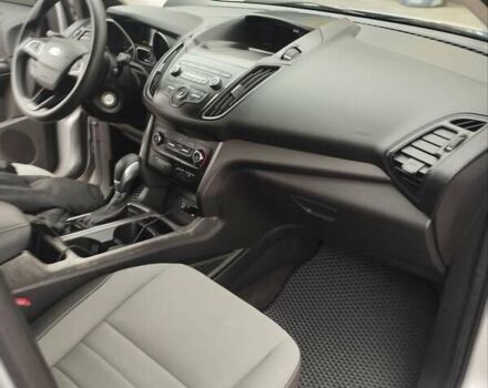 Серый Форд Эскейп, объемом двигателя 2.5 л и пробегом 108 тыс. км за 15200 $, фото 14 на Automoto.ua