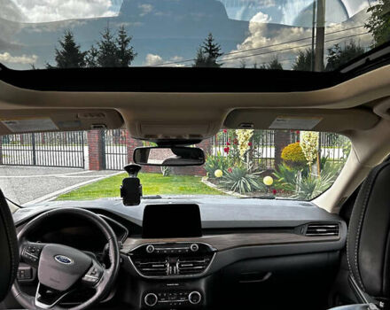 Серый Форд Эскейп, объемом двигателя 2 л и пробегом 55 тыс. км за 15100 $, фото 5 на Automoto.ua