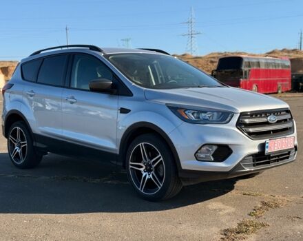 Серый Форд Эскейп, объемом двигателя 1.5 л и пробегом 107 тыс. км за 14800 $, фото 1 на Automoto.ua