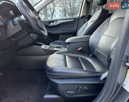 Сірий Форд Ескейп, об'ємом двигуна 2 л та пробігом 105 тис. км за 18950 $, фото 28 на Automoto.ua
