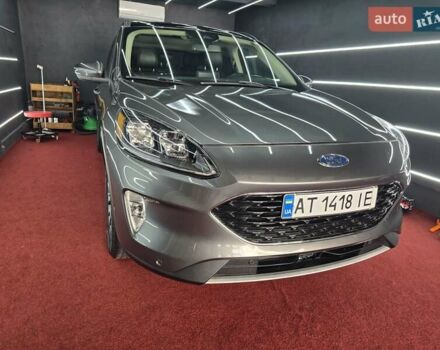 Серый Форд Эскейп, объемом двигателя 2 л и пробегом 137 тыс. км за 18450 $, фото 3 на Automoto.ua