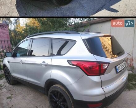 Сірий Форд Ескейп, об'ємом двигуна 1.5 л та пробігом 76 тис. км за 13000 $, фото 4 на Automoto.ua
