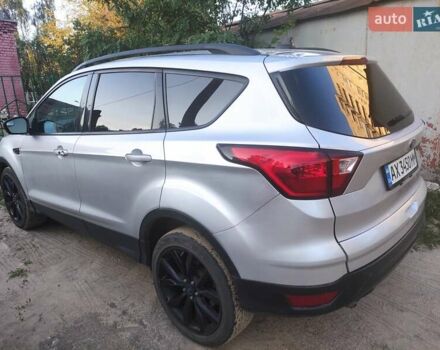 Сірий Форд Ескейп, об'ємом двигуна 1.5 л та пробігом 75 тис. км за 12850 $, фото 3 на Automoto.ua