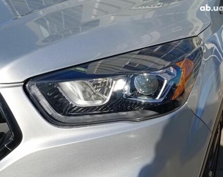 Сірий Форд Ескейп, об'ємом двигуна 1.5 л та пробігом 74 тис. км за 13990 $, фото 4 на Automoto.ua