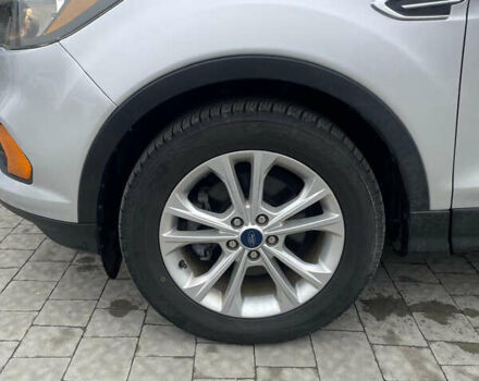 Серый Форд Эскейп, объемом двигателя 2.5 л и пробегом 81 тыс. км за 14600 $, фото 9 на Automoto.ua