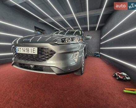 Серый Форд Эскейп, объемом двигателя 2 л и пробегом 137 тыс. км за 18450 $, фото 5 на Automoto.ua