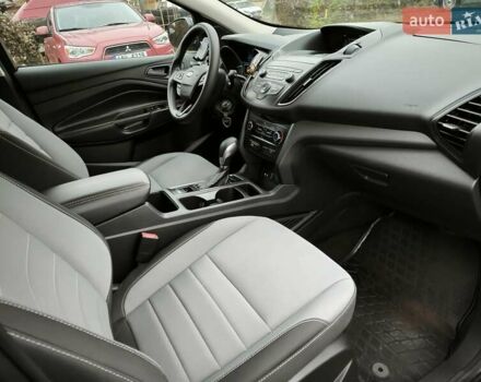 Серый Форд Эскейп, объемом двигателя 2.5 л и пробегом 45 тыс. км за 15200 $, фото 10 на Automoto.ua