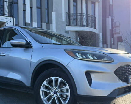 Сірий Форд Ескейп, об'ємом двигуна 1.5 л та пробігом 40 тис. км за 16999 $, фото 3 на Automoto.ua