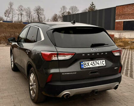 Серый Форд Эскейп, объемом двигателя 2 л и пробегом 71 тыс. км за 21500 $, фото 2 на Automoto.ua