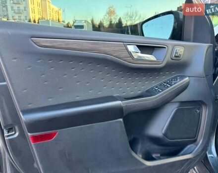 Серый Форд Эскейп, объемом двигателя 2 л и пробегом 49 тыс. км за 18250 $, фото 20 на Automoto.ua