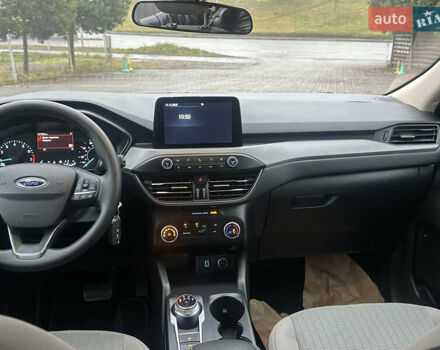 Сірий Форд Ескейп, об'ємом двигуна 1.5 л та пробігом 127 тис. км за 13950 $, фото 16 на Automoto.ua