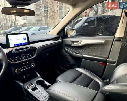 Сірий Форд Ескейп, об'ємом двигуна 1.5 л та пробігом 115 тис. км за 18000 $, фото 14 на Automoto.ua