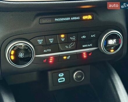 Сірий Форд Ескейп, об'ємом двигуна 1.5 л та пробігом 115 тис. км за 18000 $, фото 18 на Automoto.ua