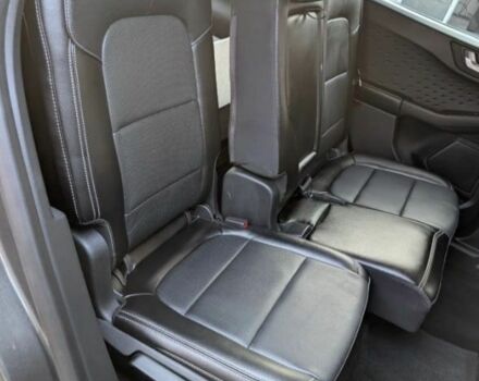 Сірий Форд Ескейп, об'ємом двигуна 2 л та пробігом 108 тис. км за 11500 $, фото 4 на Automoto.ua