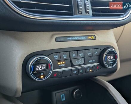 Сірий Форд Ескейп, об'ємом двигуна 2 л та пробігом 46 тис. км за 20900 $, фото 38 на Automoto.ua