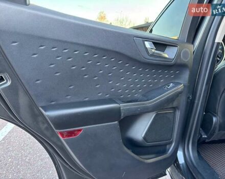 Серый Форд Эскейп, объемом двигателя 2 л и пробегом 49 тыс. км за 18250 $, фото 26 на Automoto.ua