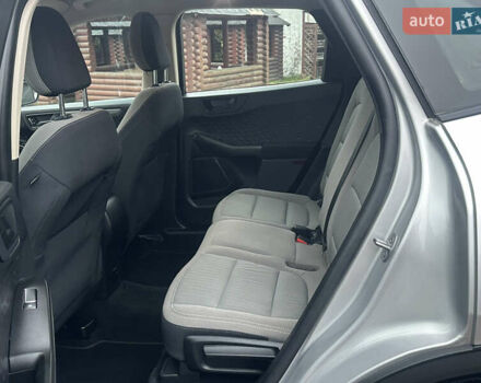Сірий Форд Ескейп, об'ємом двигуна 1.5 л та пробігом 127 тис. км за 13950 $, фото 11 на Automoto.ua