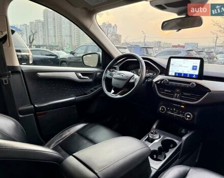 Сірий Форд Ескейп, об'ємом двигуна 1.5 л та пробігом 115 тис. км за 18000 $, фото 12 на Automoto.ua