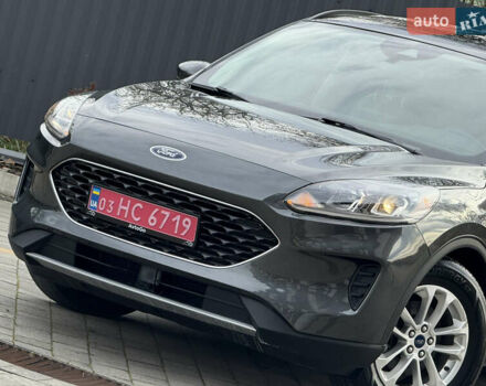 Сірий Форд Ескейп, об'ємом двигуна 1.5 л та пробігом 116 тис. км за 14000 $, фото 6 на Automoto.ua