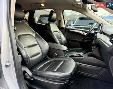 Сірий Форд Ескейп, об'ємом двигуна 1.5 л та пробігом 115 тис. км за 18000 $, фото 11 на Automoto.ua