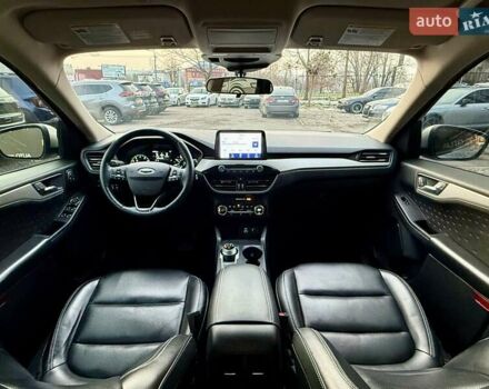 Сірий Форд Ескейп, об'ємом двигуна 1.5 л та пробігом 115 тис. км за 18000 $, фото 13 на Automoto.ua