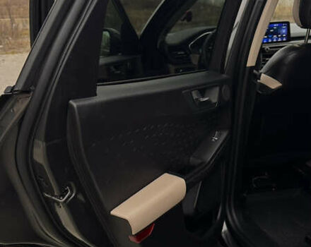 Серый Форд Эскейп, объемом двигателя 2 л и пробегом 71 тыс. км за 21500 $, фото 6 на Automoto.ua