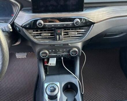 Серый Форд Эскейп, объемом двигателя 2 л и пробегом 49 тыс. км за 18250 $, фото 24 на Automoto.ua