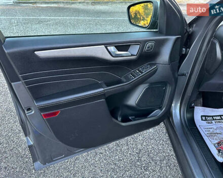 Серый Форд Эскейп, объемом двигателя 0 л и пробегом 156 тыс. км за 16999 $, фото 13 на Automoto.ua