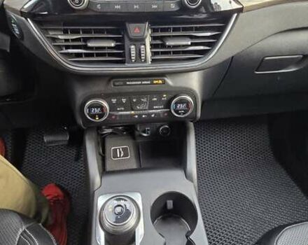 Серый Форд Эскейп, объемом двигателя 2 л и пробегом 40 тыс. км за 19200 $, фото 10 на Automoto.ua