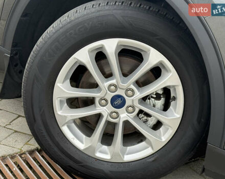 Серый Форд Эскейп, объемом двигателя 1.5 л и пробегом 166 тыс. км за 14500 $, фото 17 на Automoto.ua