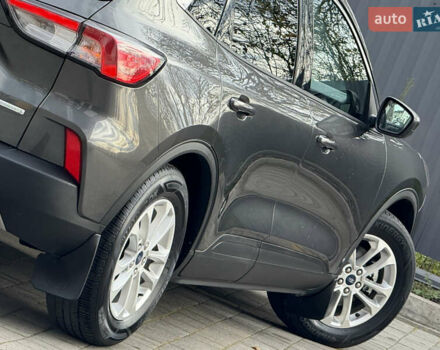 Сірий Форд Ескейп, об'ємом двигуна 1.5 л та пробігом 116 тис. км за 14000 $, фото 23 на Automoto.ua