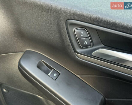 Серый Форд Эскейп, объемом двигателя 1.5 л и пробегом 154 тыс. км за 16399 $, фото 29 на Automoto.ua