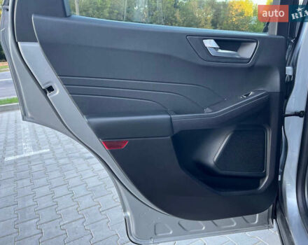 Сірий Форд Ескейп, об'ємом двигуна 1.5 л та пробігом 16 тис. км за 17500 $, фото 41 на Automoto.ua