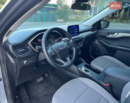 Сірий Форд Ескейп, об'ємом двигуна 1.5 л та пробігом 16 тис. км за 17500 $, фото 19 на Automoto.ua
