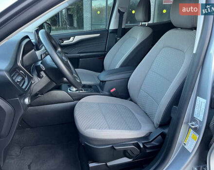 Сірий Форд Ескейп, об'ємом двигуна 1.5 л та пробігом 16 тис. км за 17500 $, фото 18 на Automoto.ua