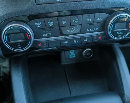 Серый Форд Эскейп, объемом двигателя 2 л и пробегом 110 тыс. км за 19000 $, фото 16 на Automoto.ua