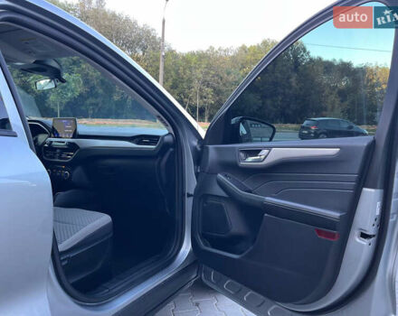 Сірий Форд Ескейп, об'ємом двигуна 1.5 л та пробігом 16 тис. км за 17500 $, фото 32 на Automoto.ua