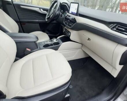 Серый Форд Эскейп, объемом двигателя 2.5 л и пробегом 215 тыс. км за 21000 $, фото 5 на Automoto.ua