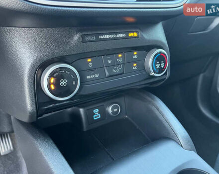 Сірий Форд Ескейп, об'ємом двигуна 1.5 л та пробігом 16 тис. км за 17500 $, фото 27 на Automoto.ua