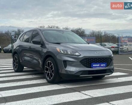 Сірий Форд Ескейп, об'ємом двигуна 1.5 л та пробігом 93 тис. км за 18700 $, фото 2 на Automoto.ua