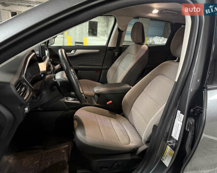 Серый Форд Эскейп, объемом двигателя 1.5 л и пробегом 139 тыс. км за 14200 $, фото 22 на Automoto.ua