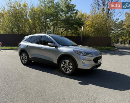 Сірий Форд Ескейп, об'ємом двигуна 1.5 л та пробігом 101 тис. км за 19200 $, фото 2 на Automoto.ua