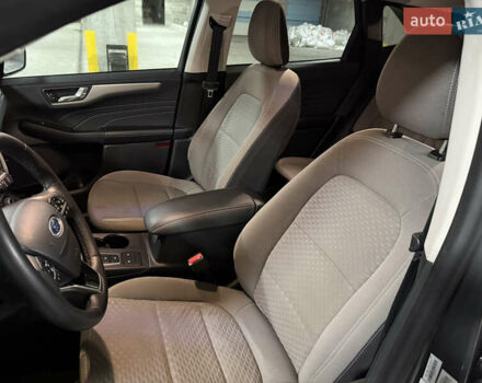 Серый Форд Эскейп, объемом двигателя 1.5 л и пробегом 139 тыс. км за 14200 $, фото 24 на Automoto.ua