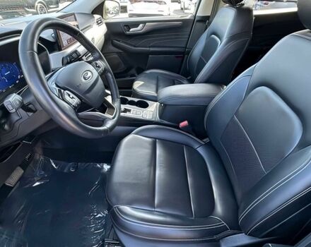 Сірий Форд Ескейп, об'ємом двигуна 2 л та пробігом 28 тис. км за 11000 $, фото 7 на Automoto.ua