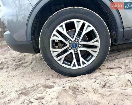 Серый Форд Эскейп, объемом двигателя 2.5 л и пробегом 215 тыс. км за 21000 $, фото 13 на Automoto.ua