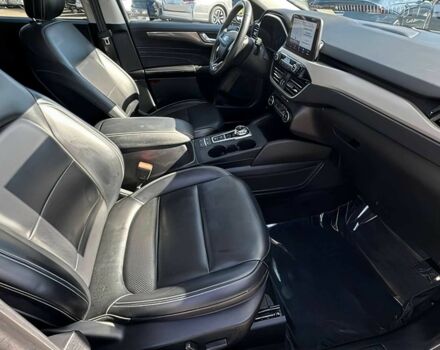 Сірий Форд Ескейп, об'ємом двигуна 2 л та пробігом 28 тис. км за 11000 $, фото 10 на Automoto.ua