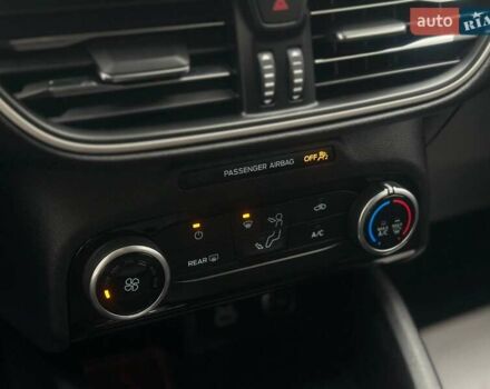 Сірий Форд Ескейп, об'ємом двигуна 1.5 л та пробігом 93 тис. км за 18700 $, фото 23 на Automoto.ua