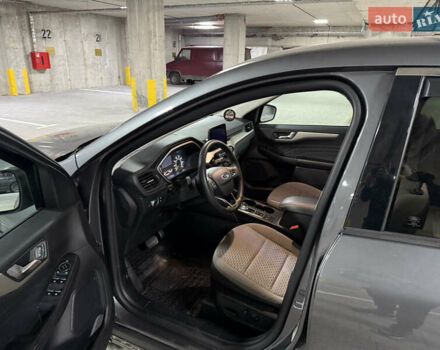 Серый Форд Эскейп, объемом двигателя 1.5 л и пробегом 139 тыс. км за 14200 $, фото 25 на Automoto.ua