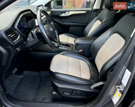 Серый Форд Эскейп, объемом двигателя 2.5 л и пробегом 52 тыс. км за 27900 $, фото 6 на Automoto.ua