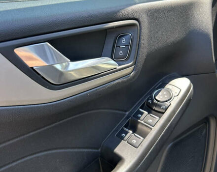 Серый Форд Эскейп, объемом двигателя 2.49 л и пробегом 156 тыс. км за 18700 $, фото 12 на Automoto.ua